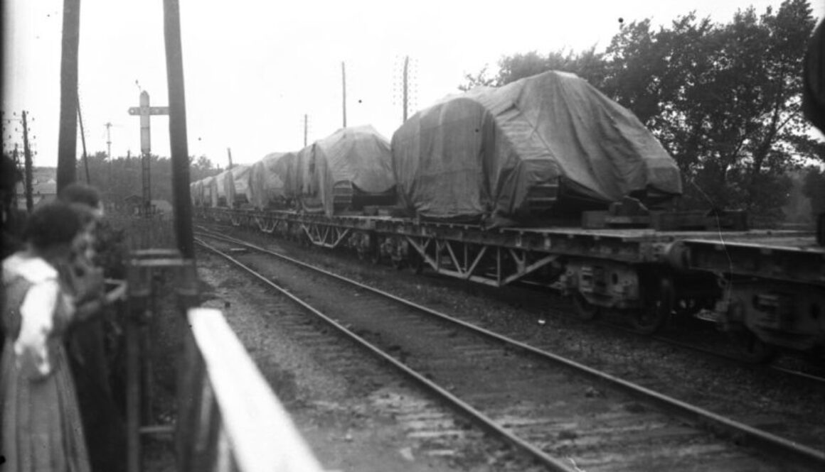 4_Tanks en route. August, 1918.